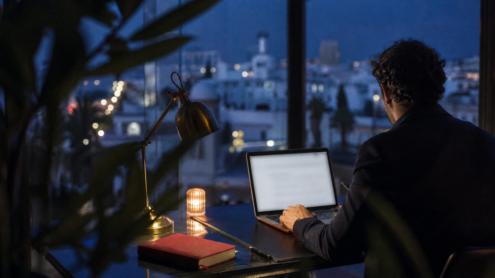 Illustration : Email professionnel vs Gmail : pourquoi votre entreprise tunisienne mérite mieux